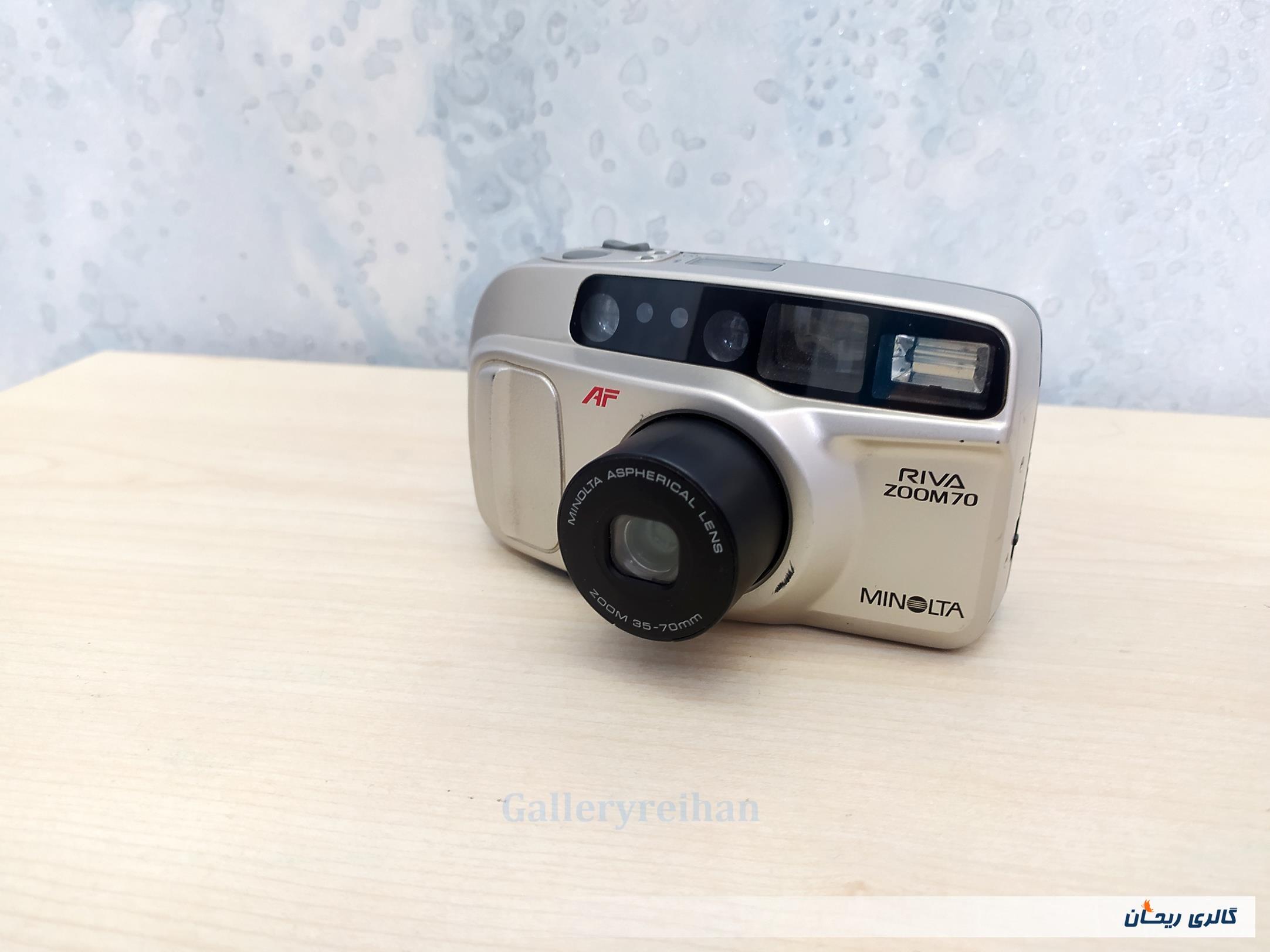 دوربین قدیمی Minolta Riva Zoom 70