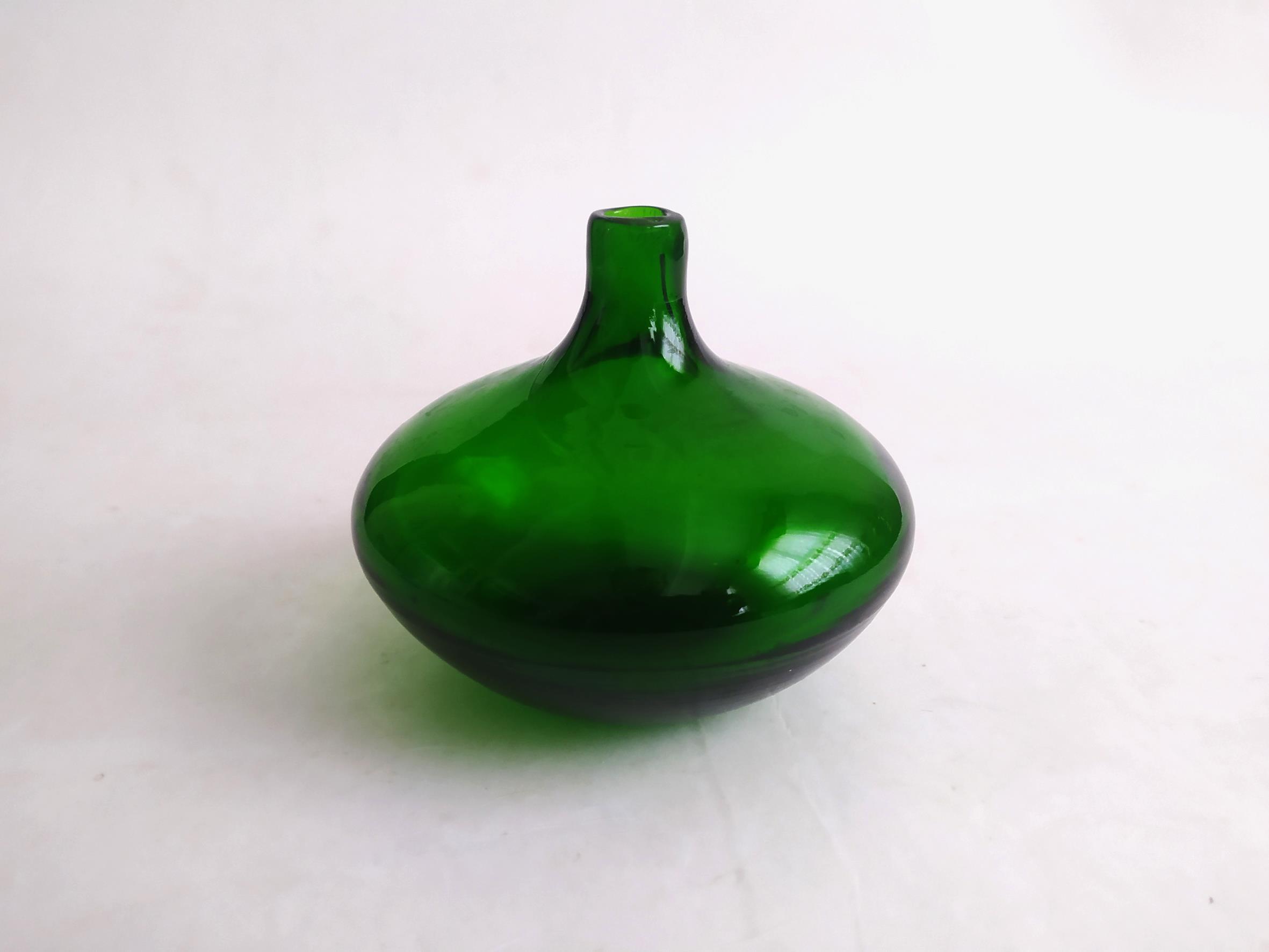  سالونگ یا بطری دستساز شیشه ای کوچک سبز 