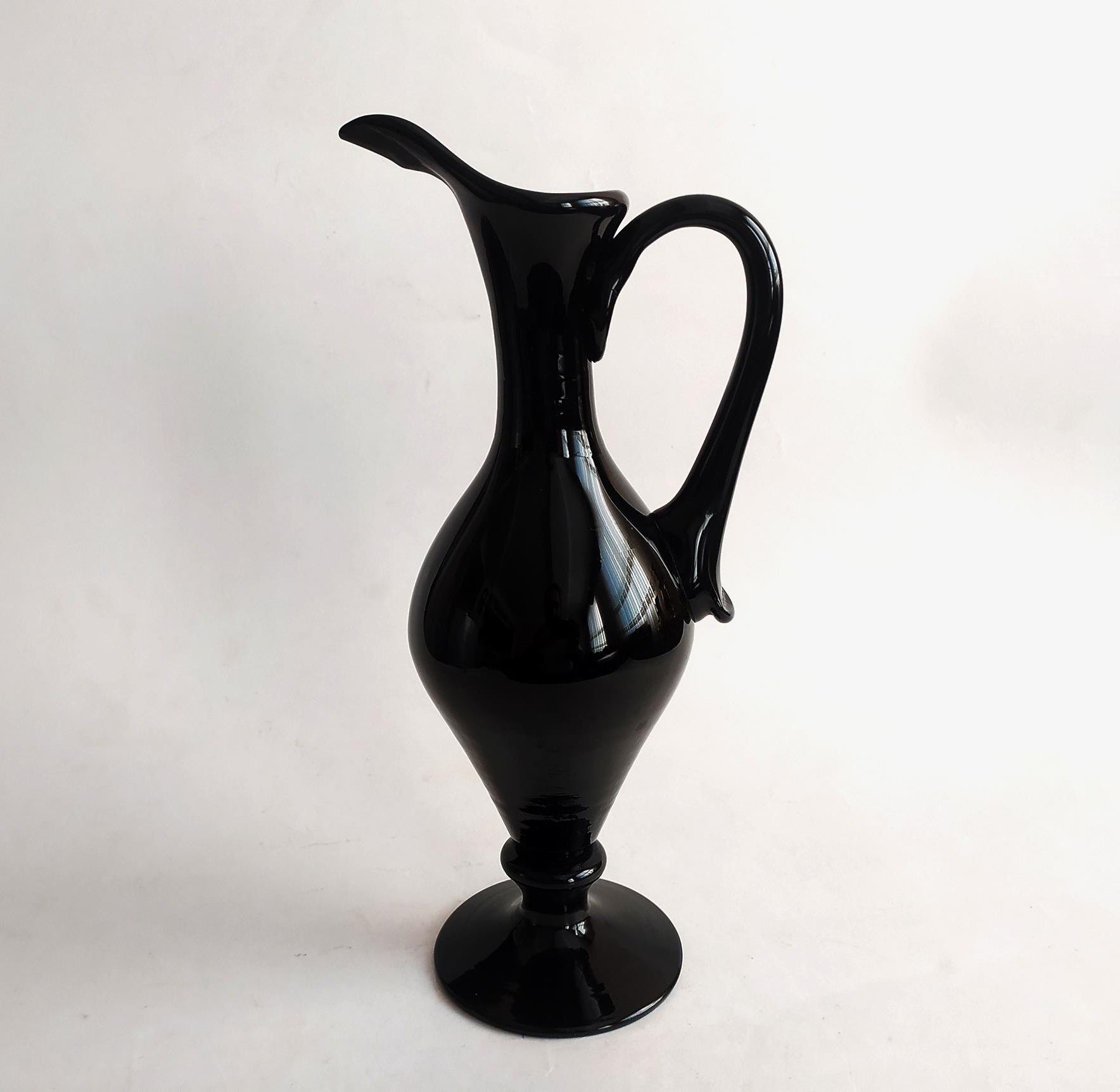  پارچ مشکی شیشه ای زیبا و دستساز سالم