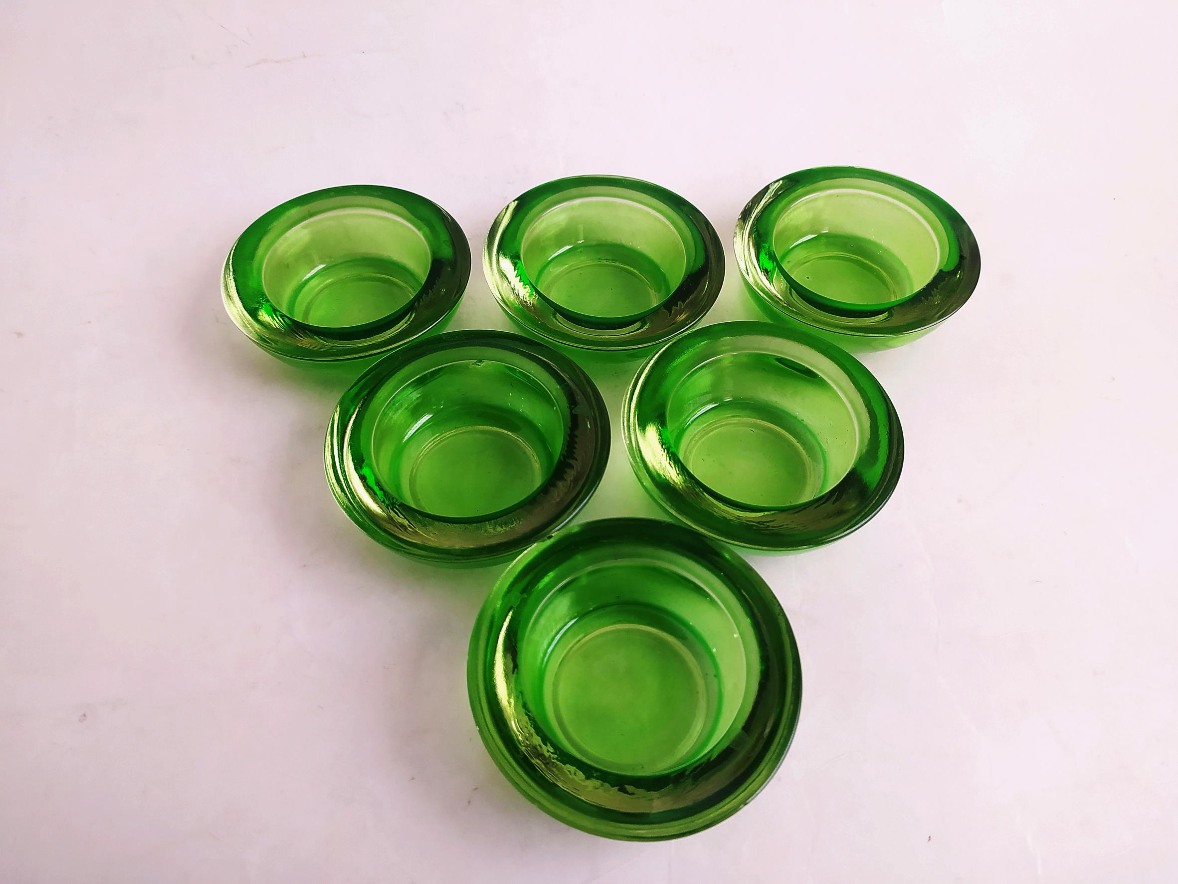 شمعدان شیشه ای ضخیم سبز بیدی زیبا