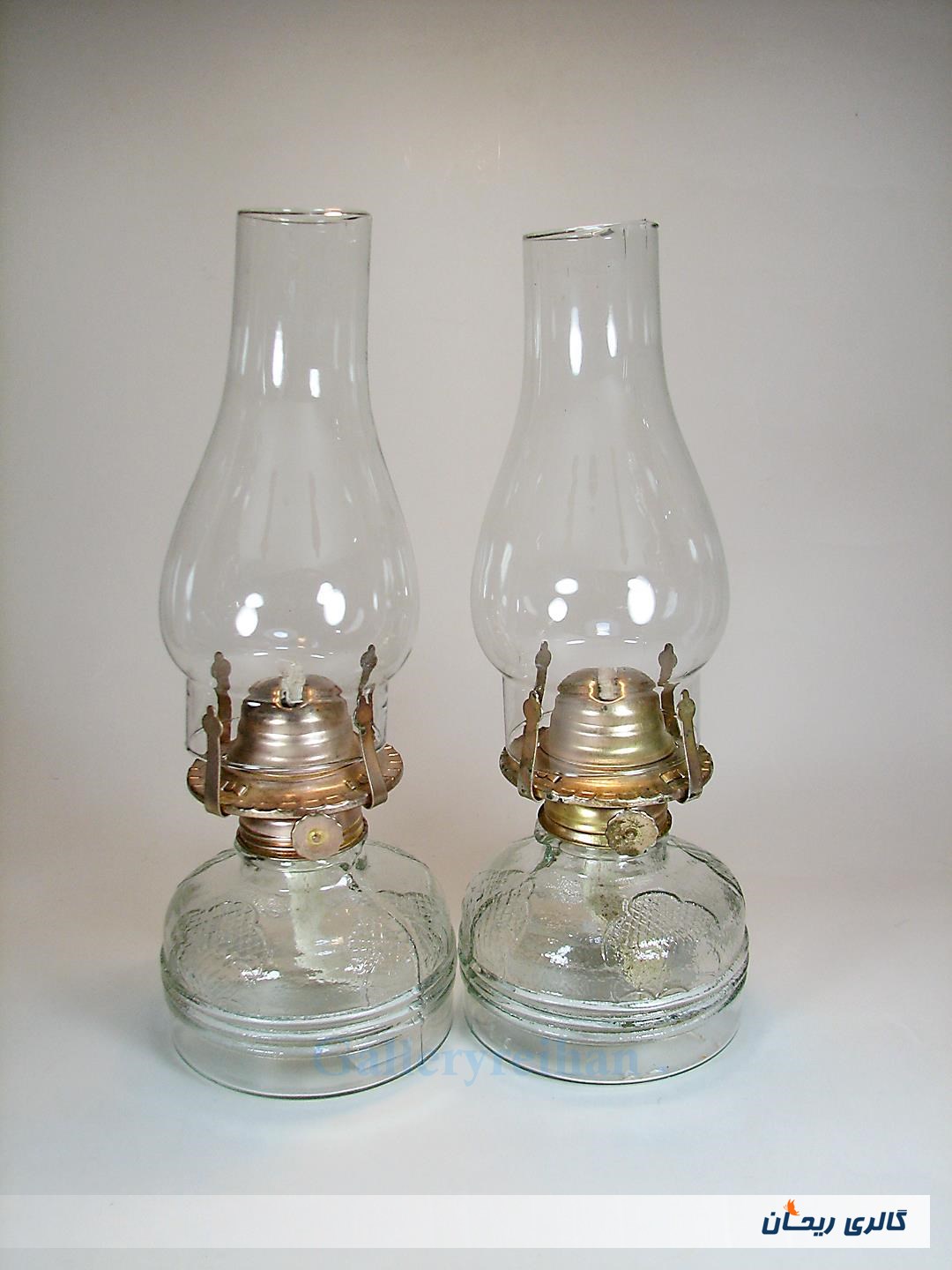  یک جفت چراغ نفتی زیبا کاملا سالم 