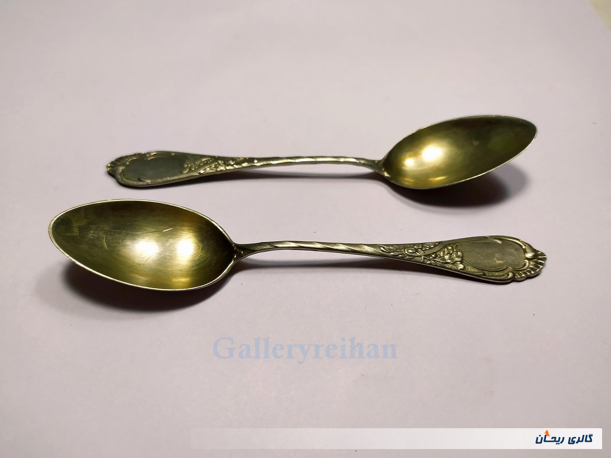  2عدد قاشق قدیمی دوطرف نقشدار بسیار خاص 