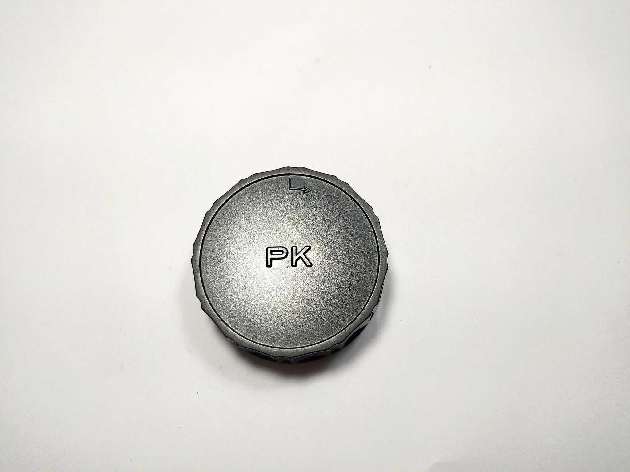  درپوش یا درب پشت لنز احتمالا Pentax