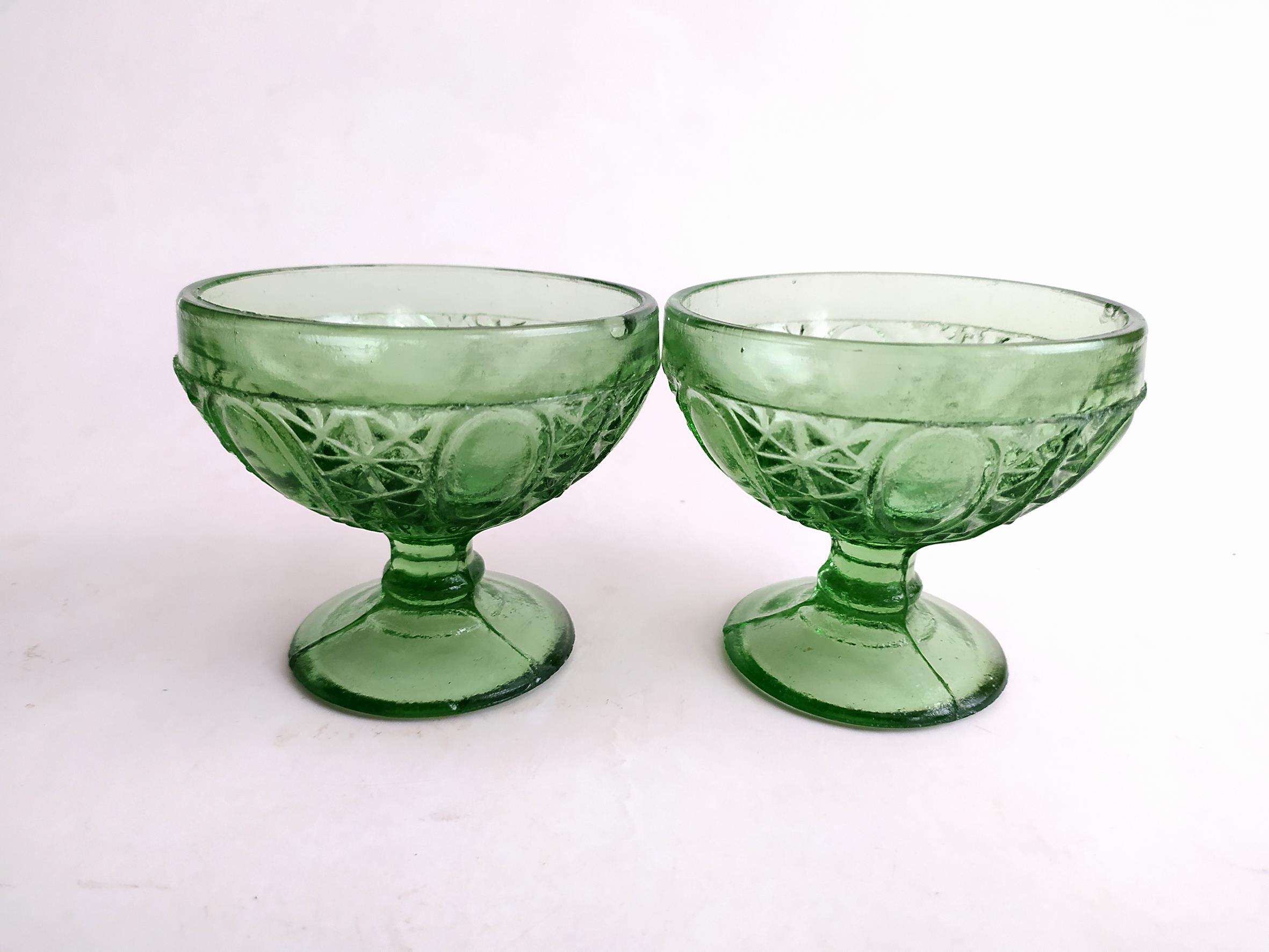  یک جفت قندان قدیمی پایه دار بلور سبز