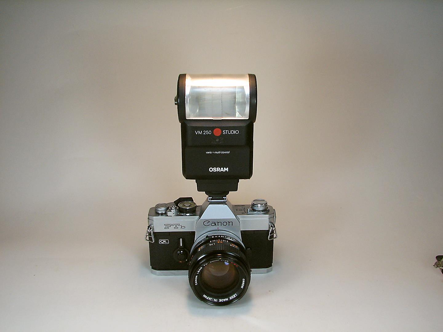 فلاش قدیمی دوربین عکاسی OSRAM VM250