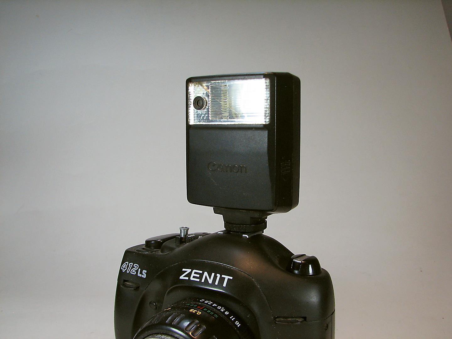 فلاش قدیمی دوربین Canon Speedlite 133A