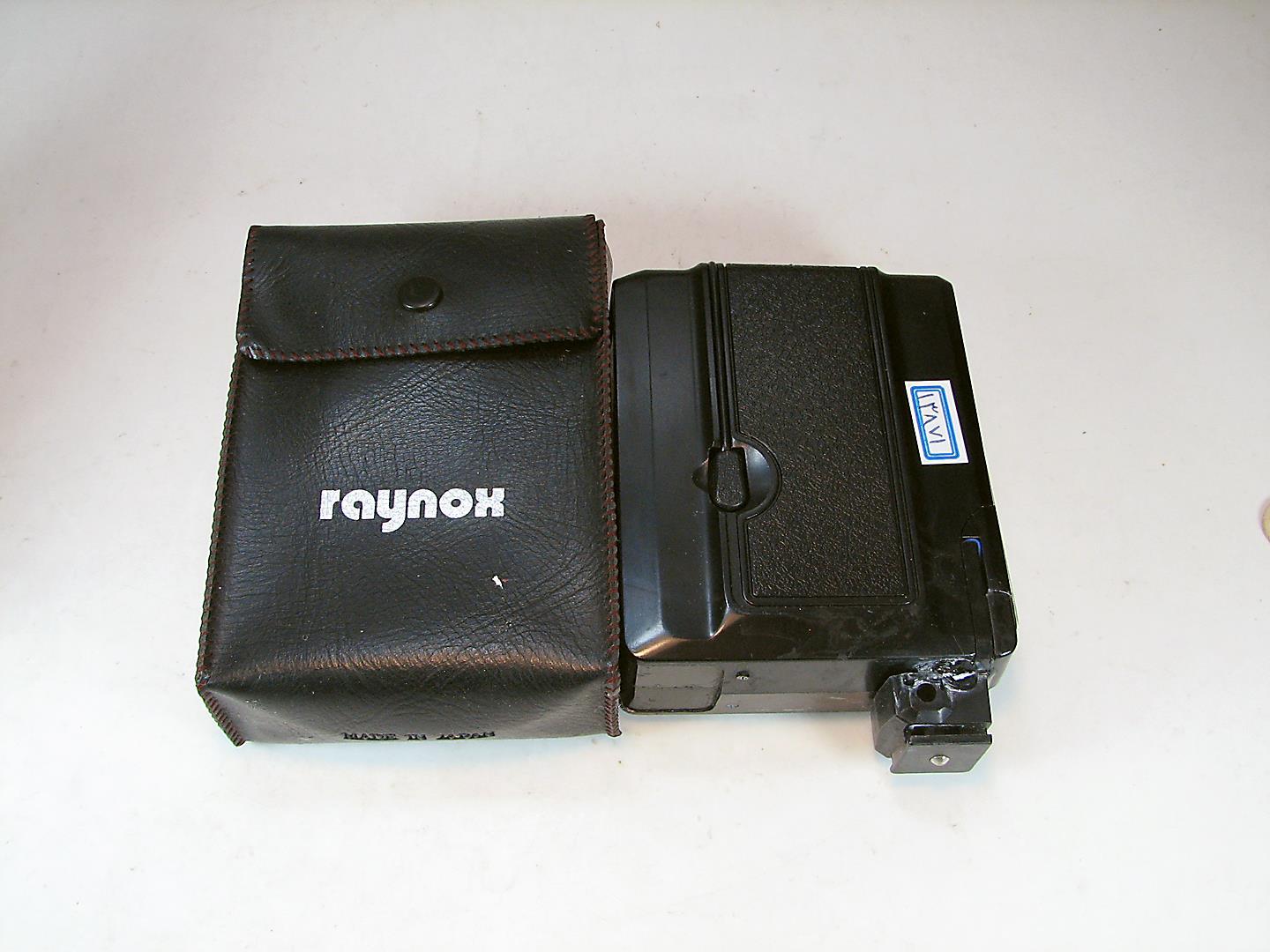 فلاش قدیمی دوربین عکاسی Raynox با کیف