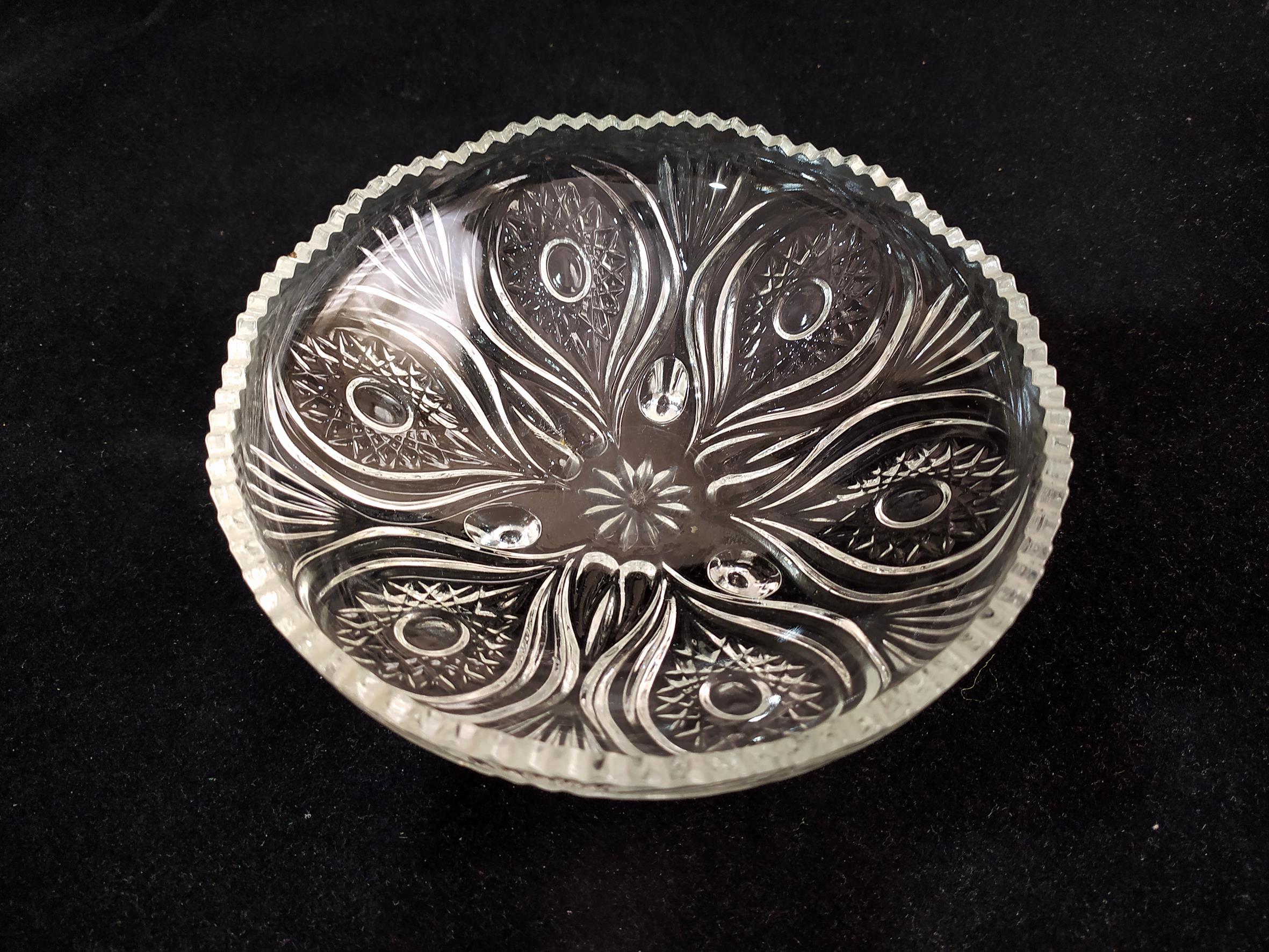  شکلات خوری پایه دار ضخیم قدیمی 