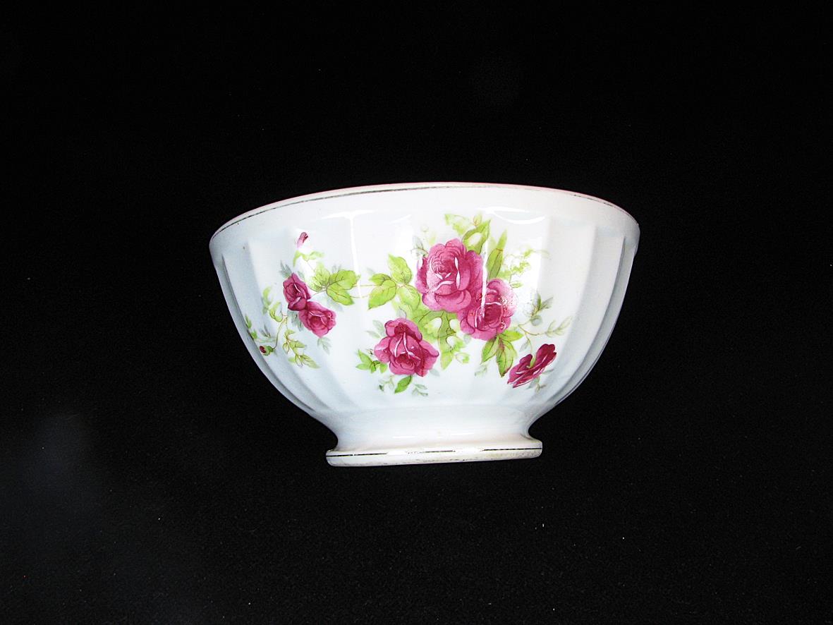  کاسه چینی قدیمی گل سرخی بدنه طرح دار