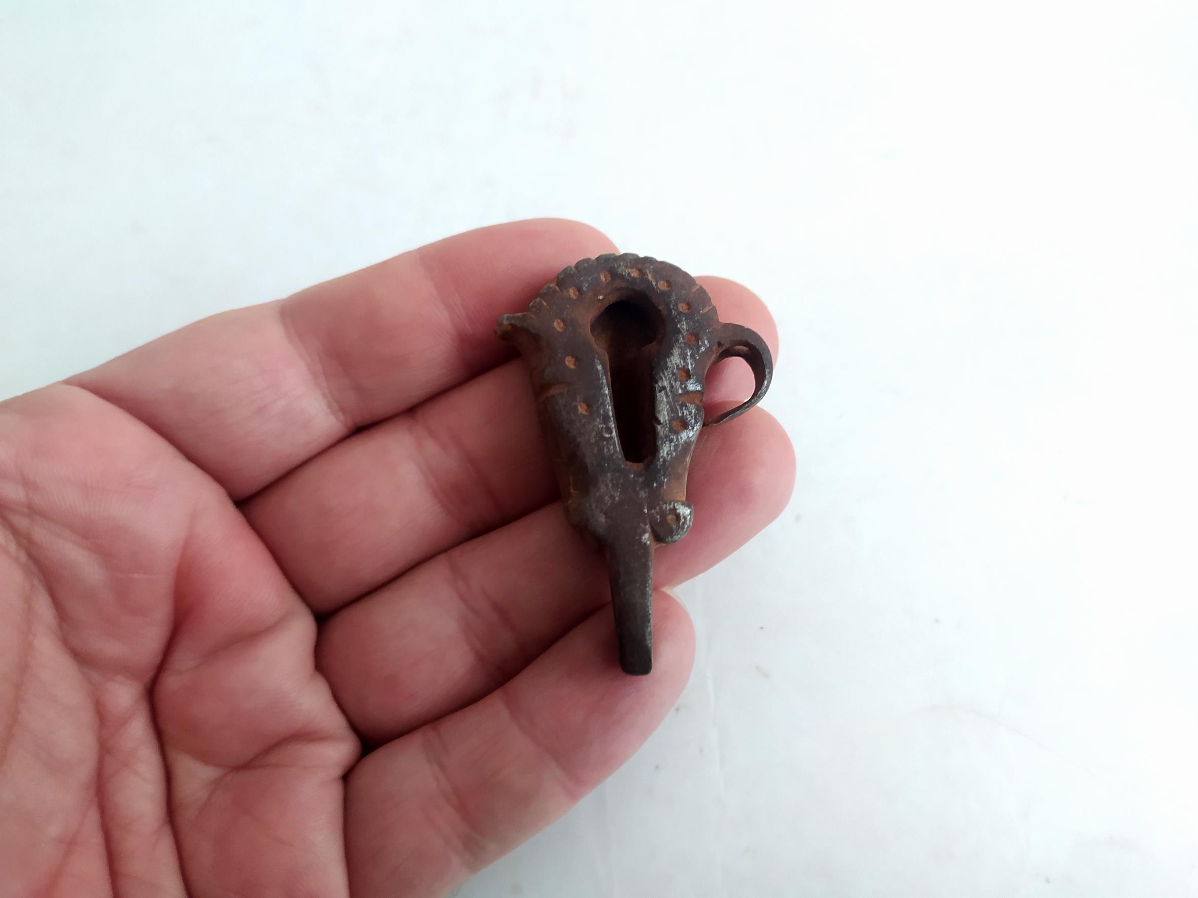  پالان دوز فولادی کهنه قاجاری دست ساز 