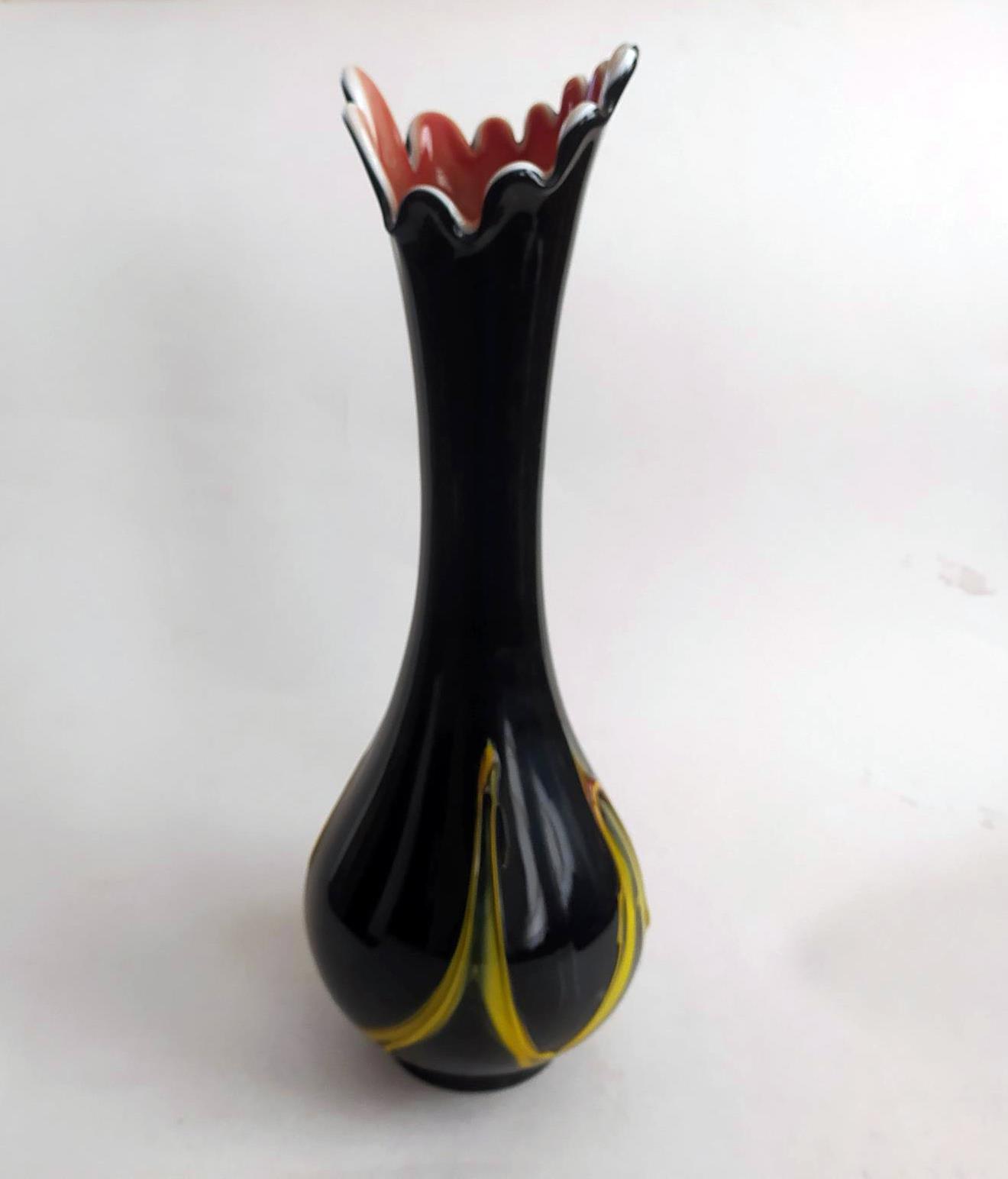  گلدان شیشه ای سه پوست دستساز کمیاب 