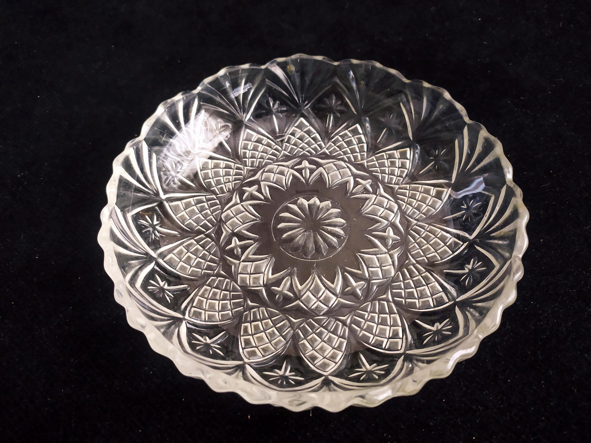  یک عدد پیش دستی آناناسی ساخت فرانسه