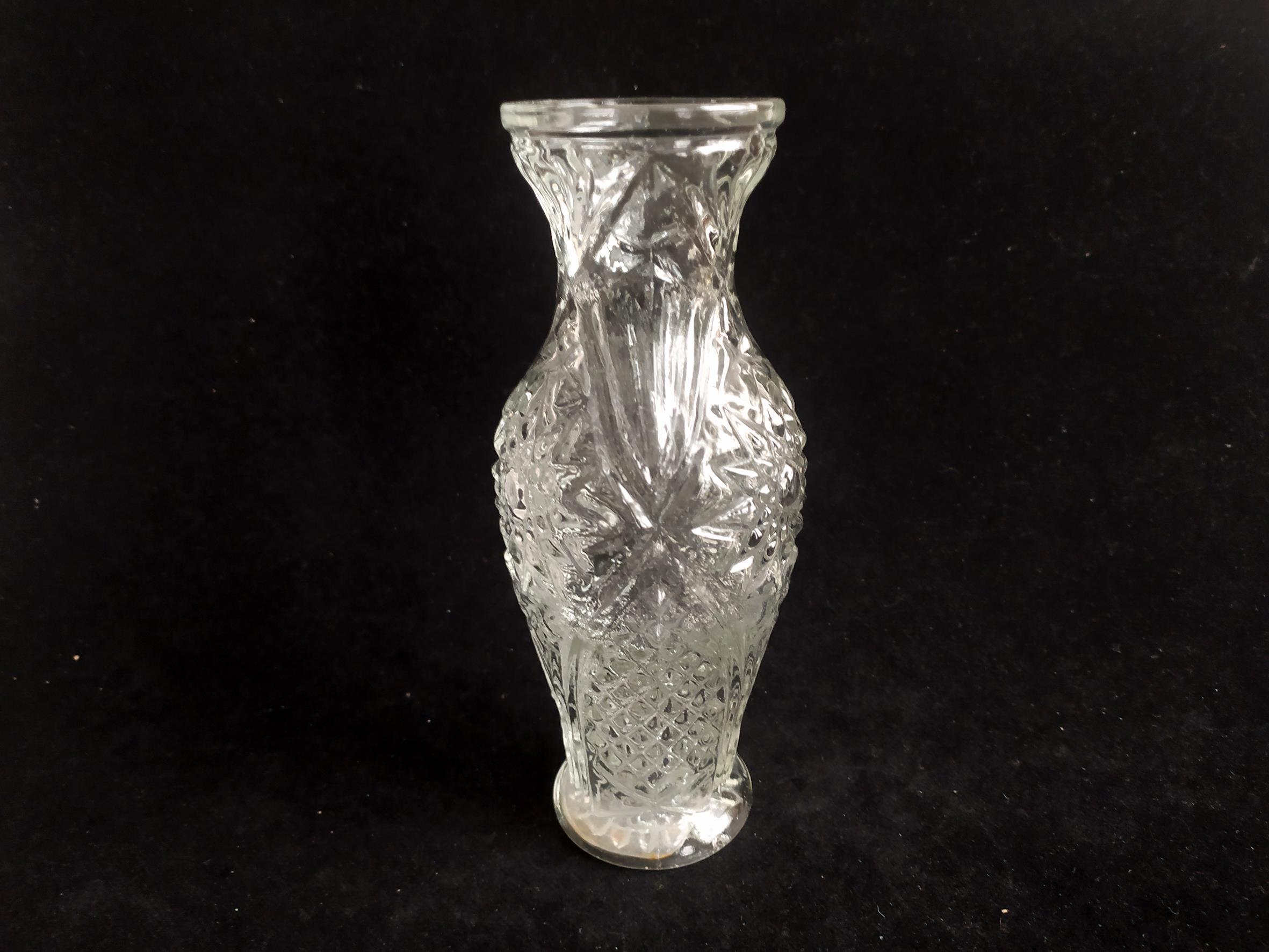 گلدان قدیمی خوش تراش و زیبا 