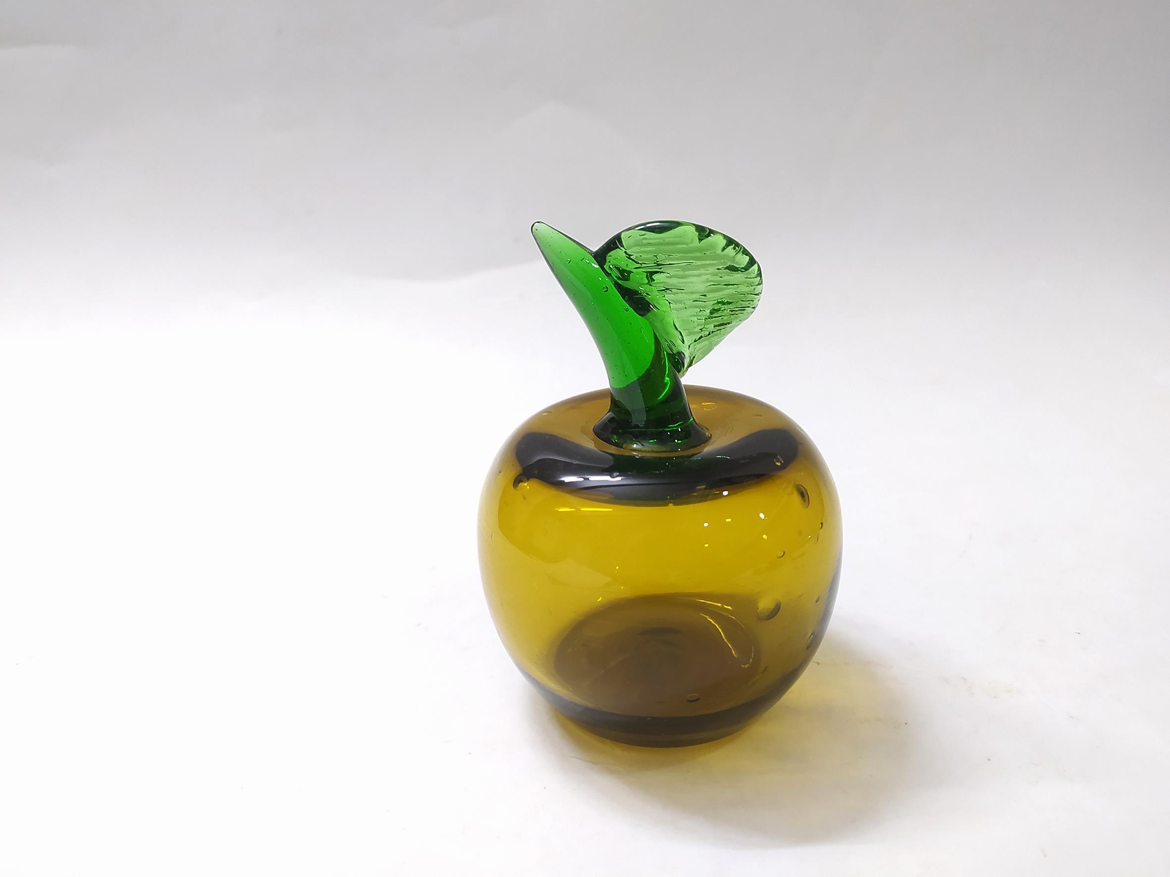 سیب زرد شیشه ای دستساز قدیمی بسیار زیبا 