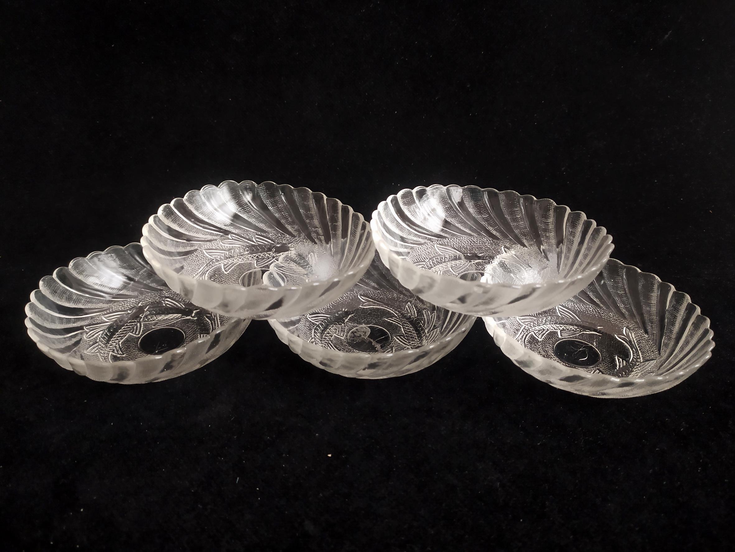  5عدد کاسه کوچک مات و براق طرح ماهی 