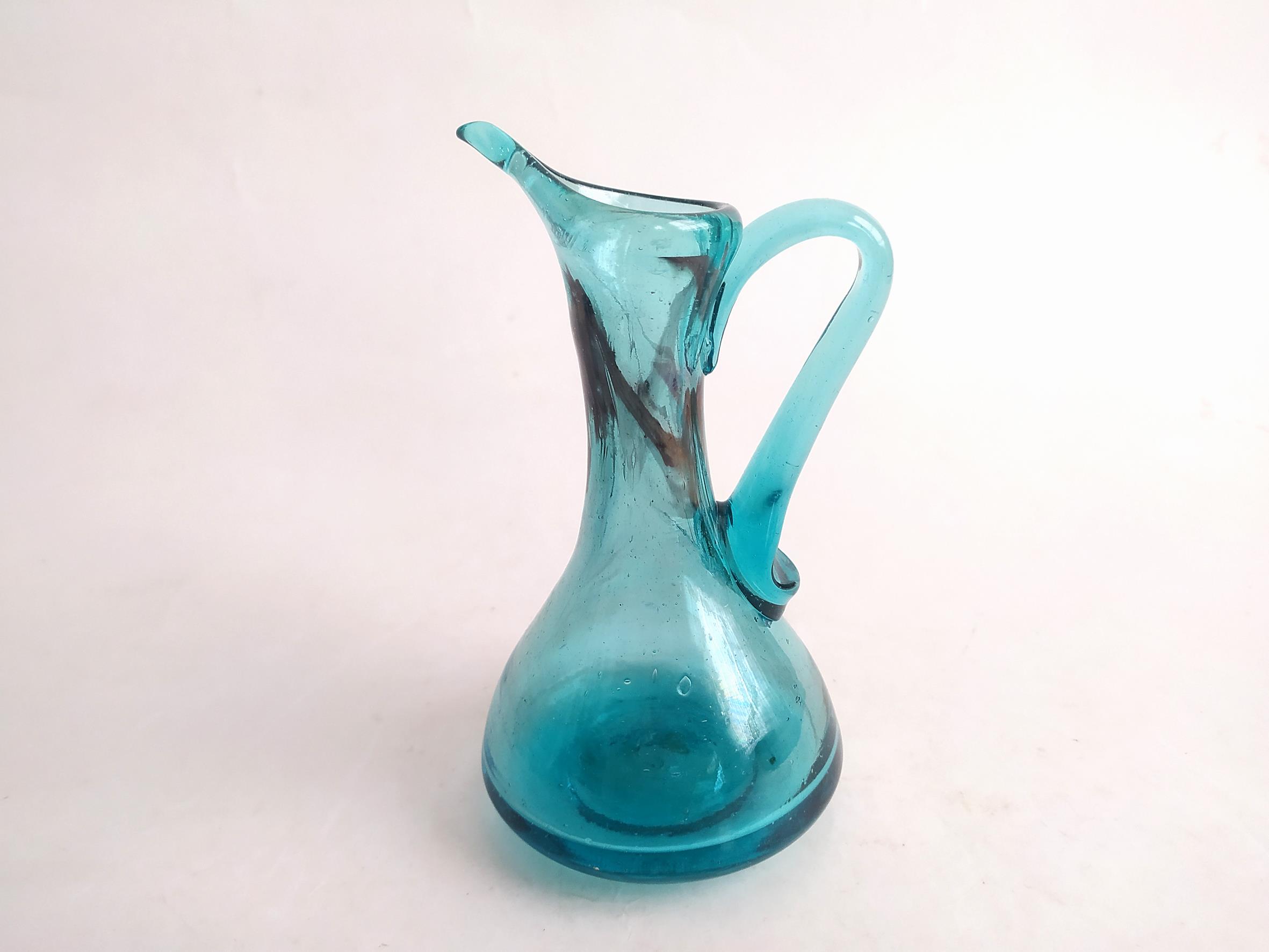  پارچ مینیاتوری و کوچک دستساز شیشه ای آبی