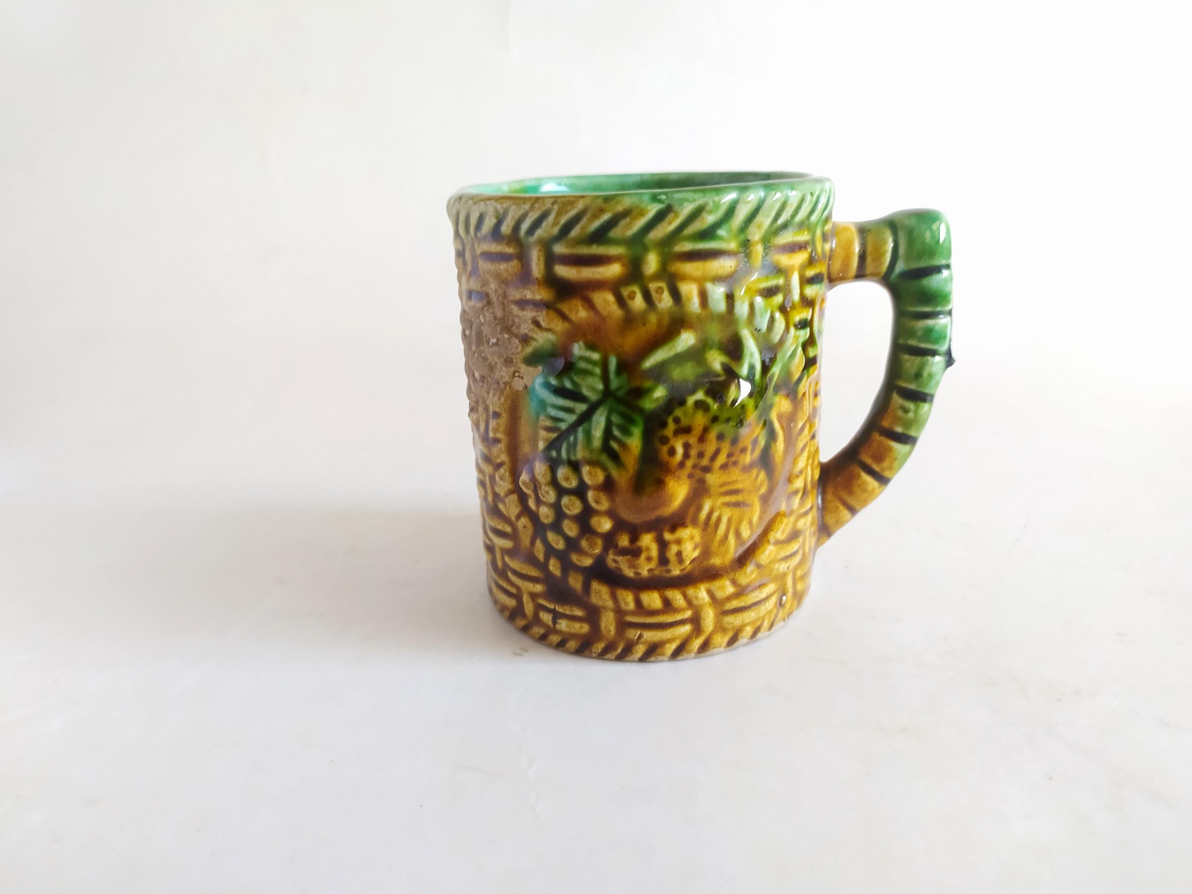  لیوان سرامیکی طرح میوه و سبد حصیری