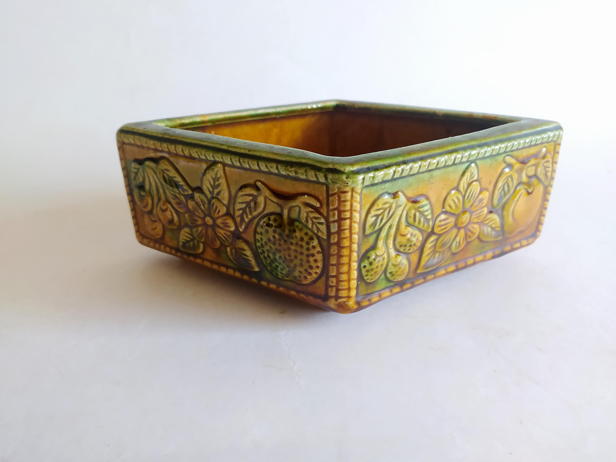  ظرف شکلات خوری قدیمی طرح گل و میوه 