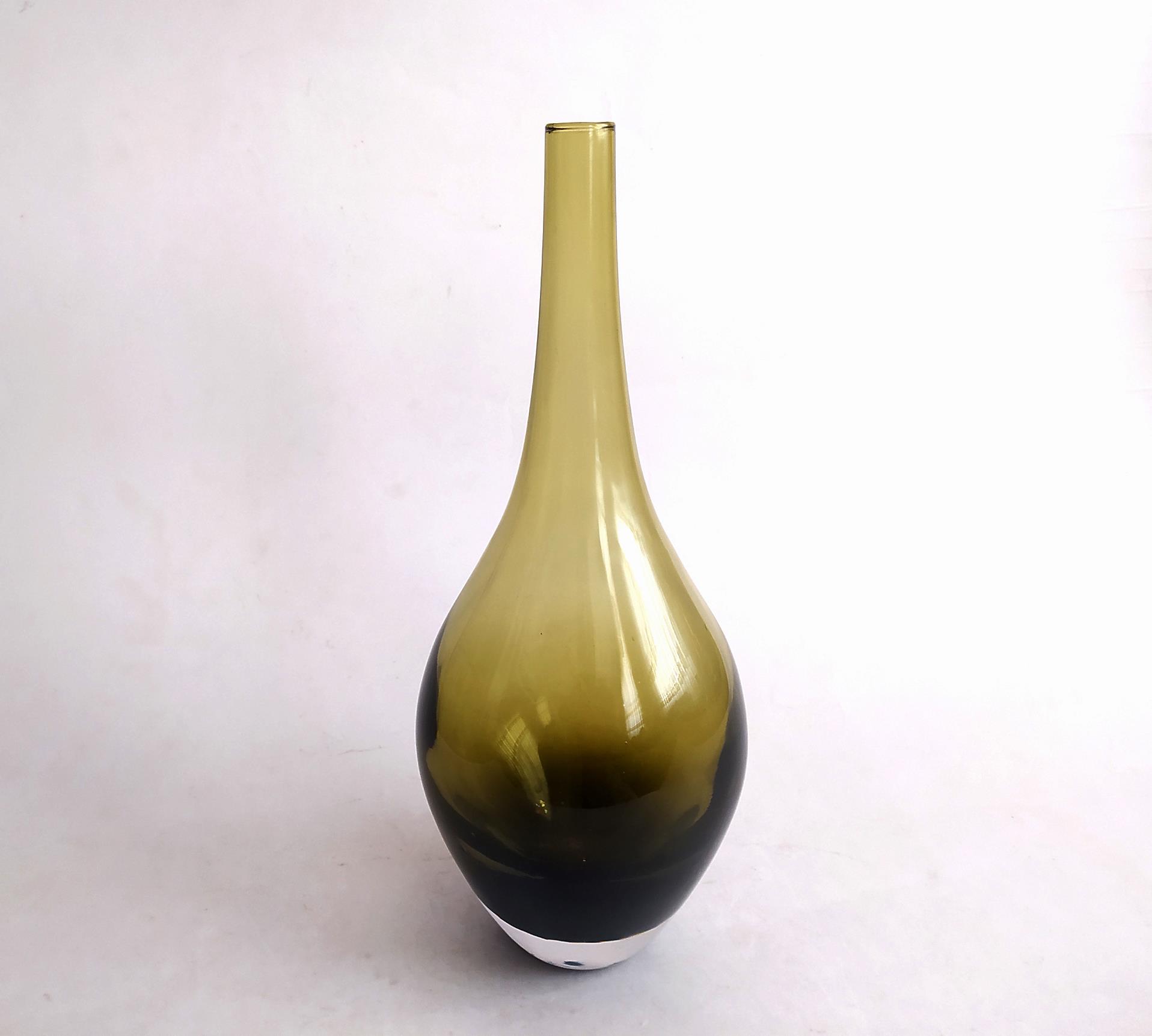  سالونگ یا گلدان بزرگ شیشه ای زیتونی