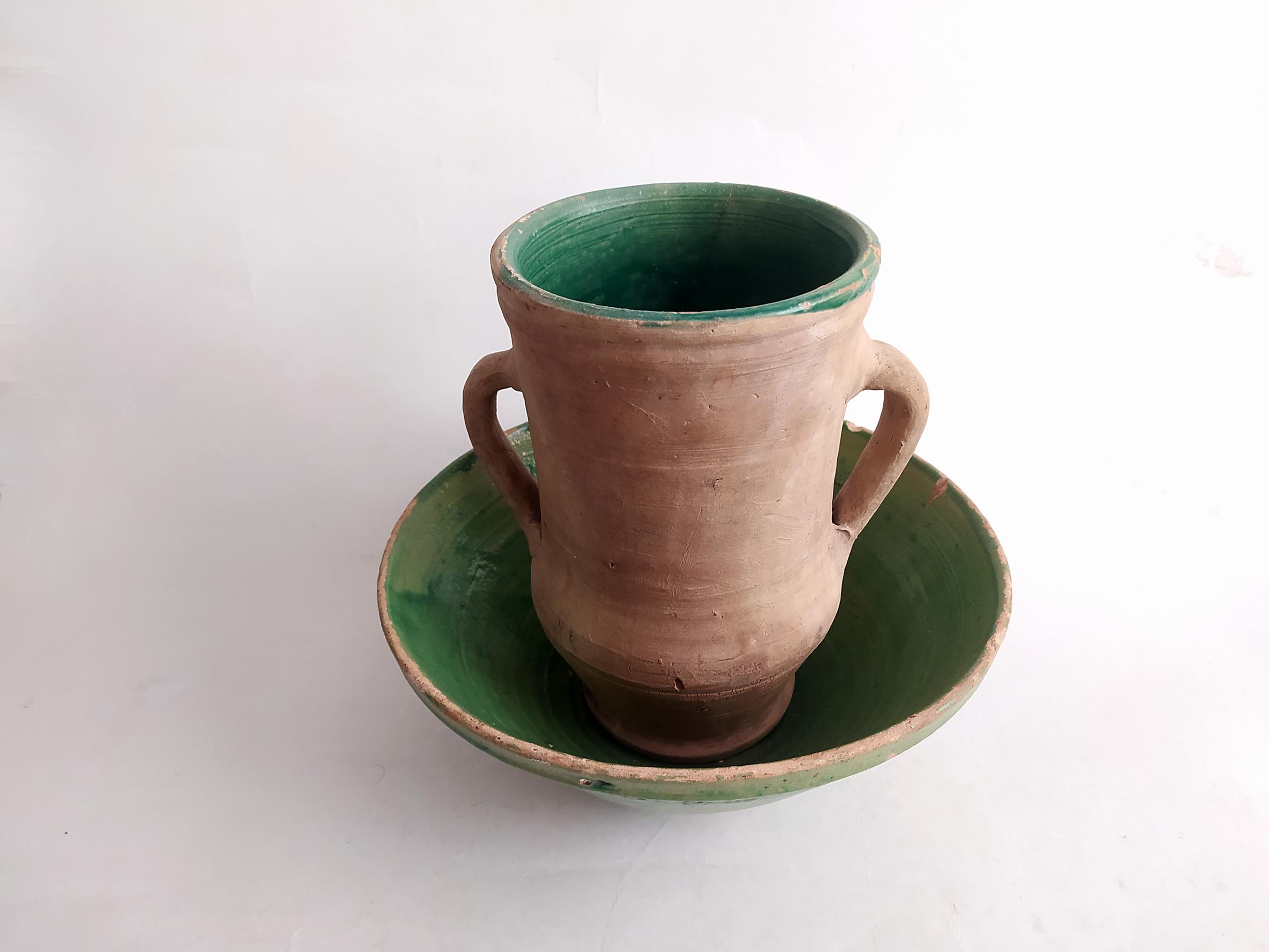 خمره و تغار یا کاسه بسیار قدیمی لعابدار