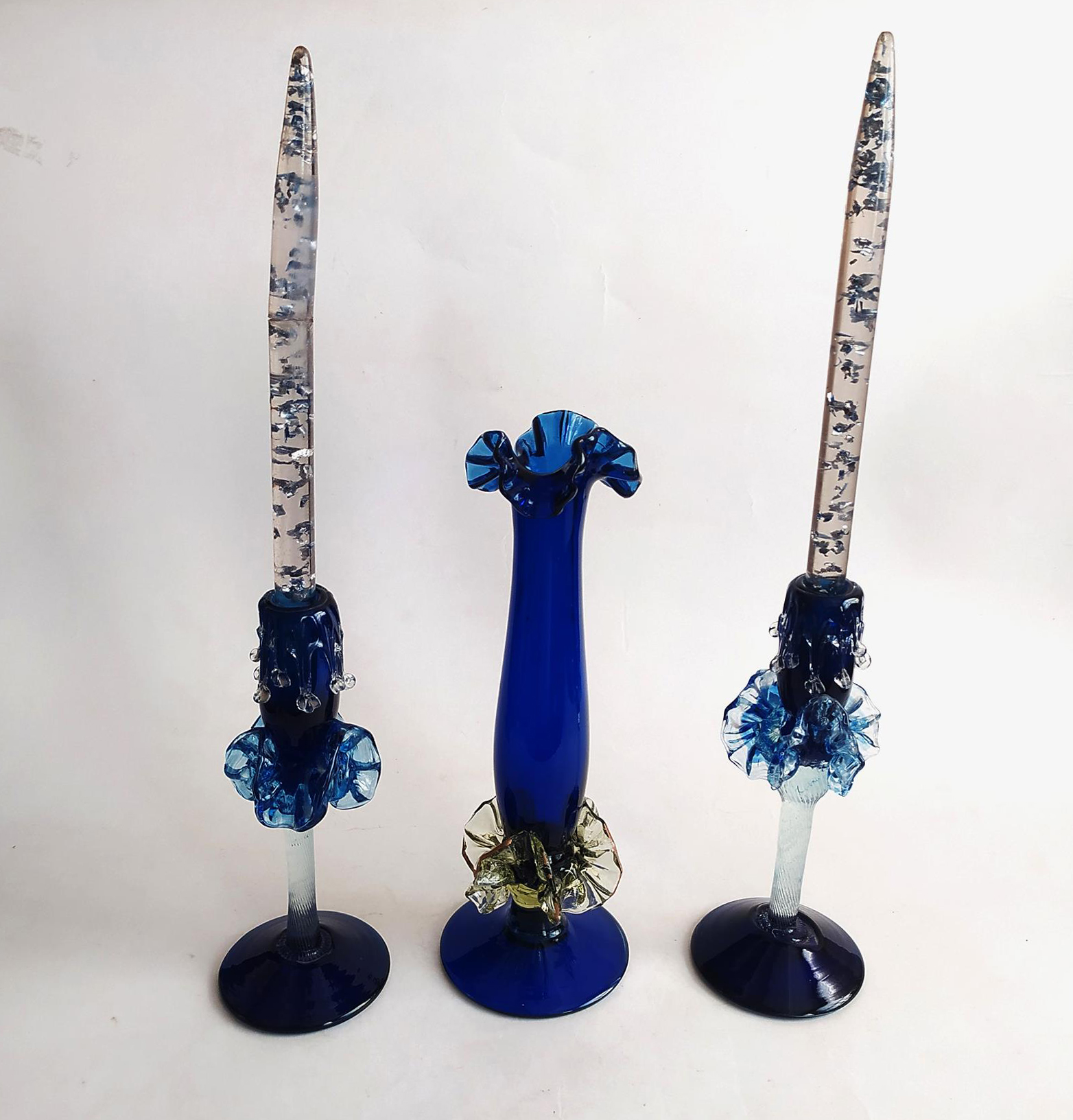 گلدان و شمعدان دست ساز شیشه ای قدیمی