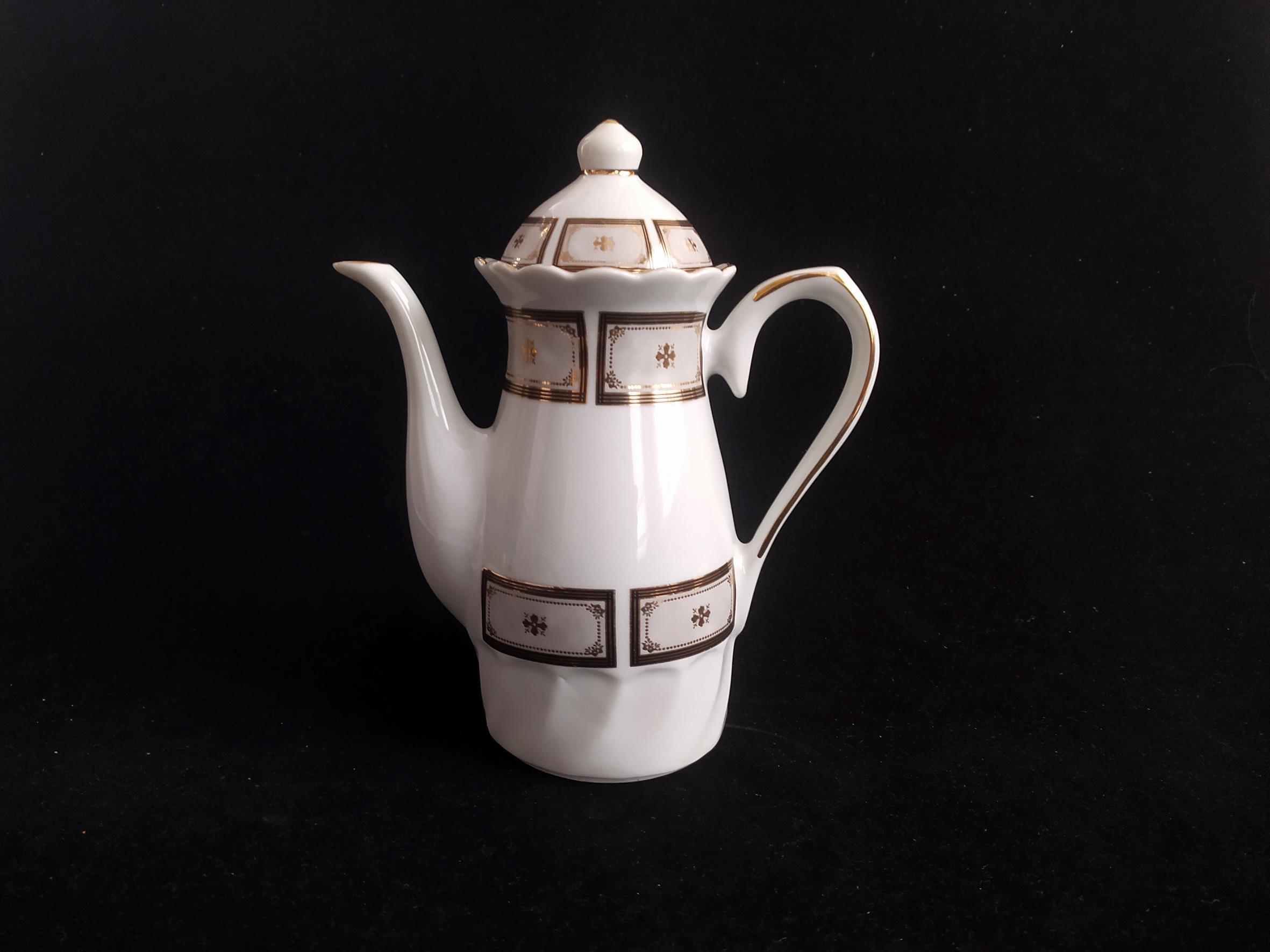 قوری یا شیرخوری قدیمی با طرح خاص و کمیاب