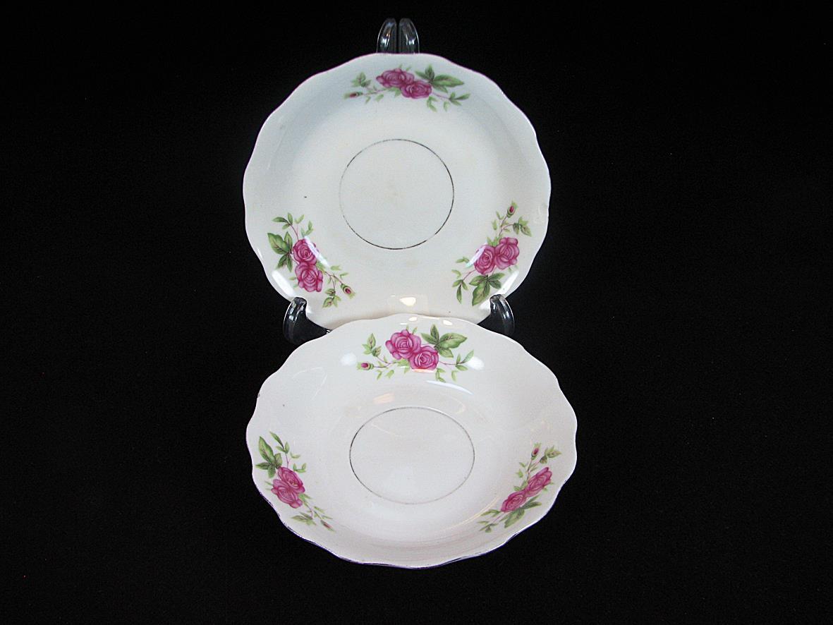 جفت نعلبکی گل سرخی قدیمی بسیار زیبا