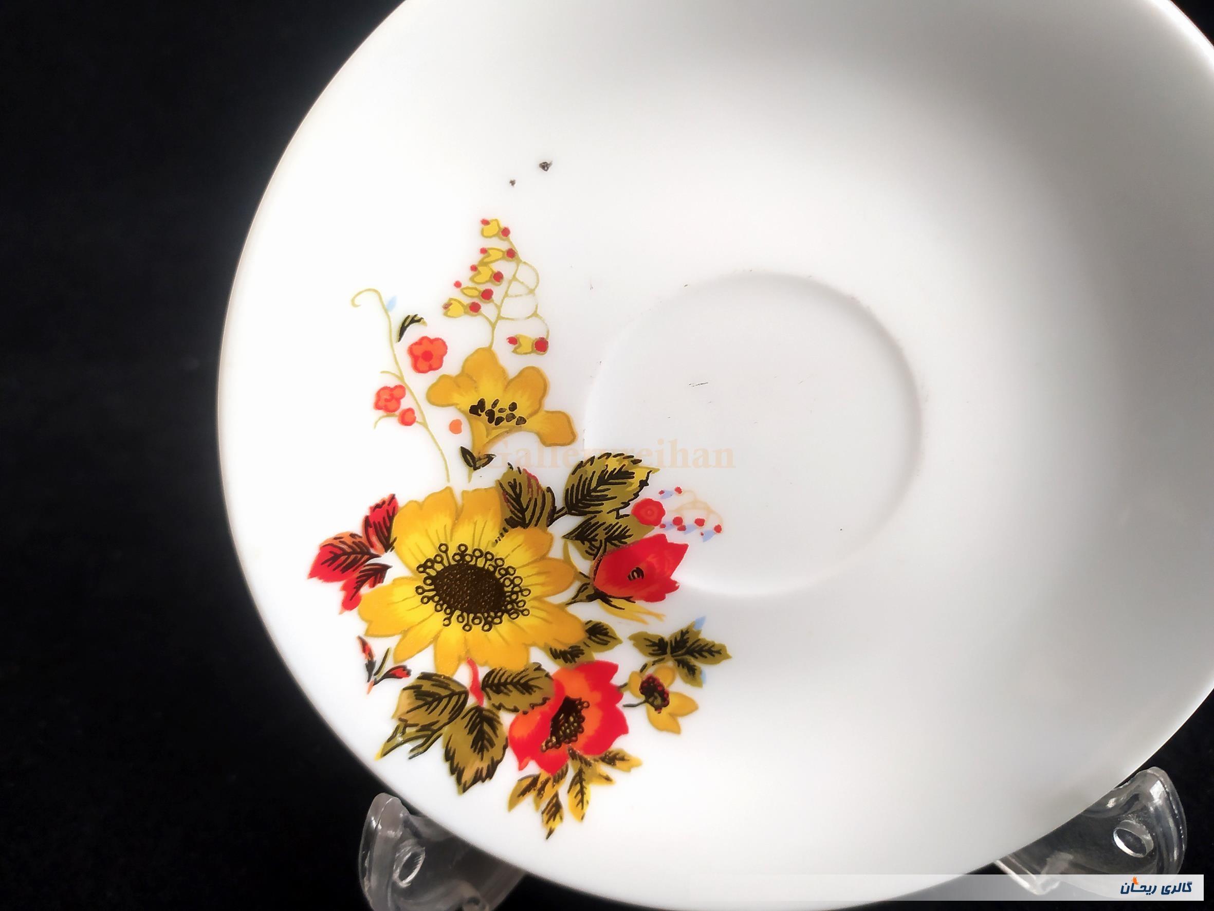 دیوارکوب یا نعبلکی طرح گلهای رنگی 