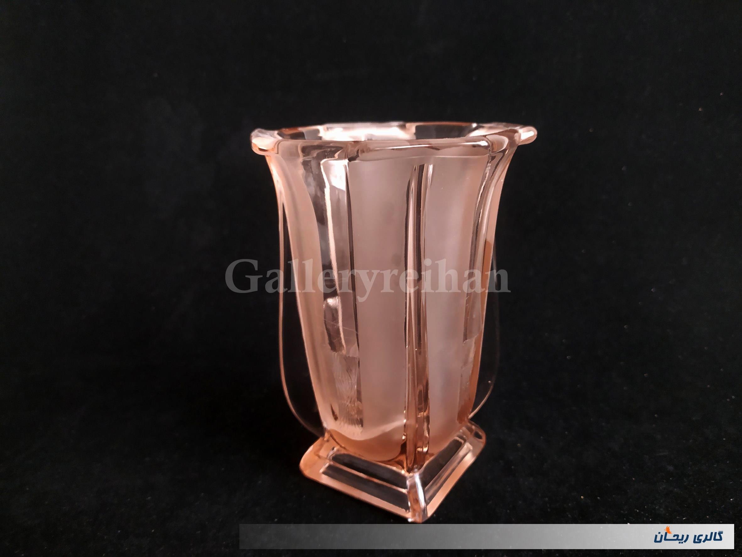 گلدان صورتی بسیار خاص و ضخیم چک 