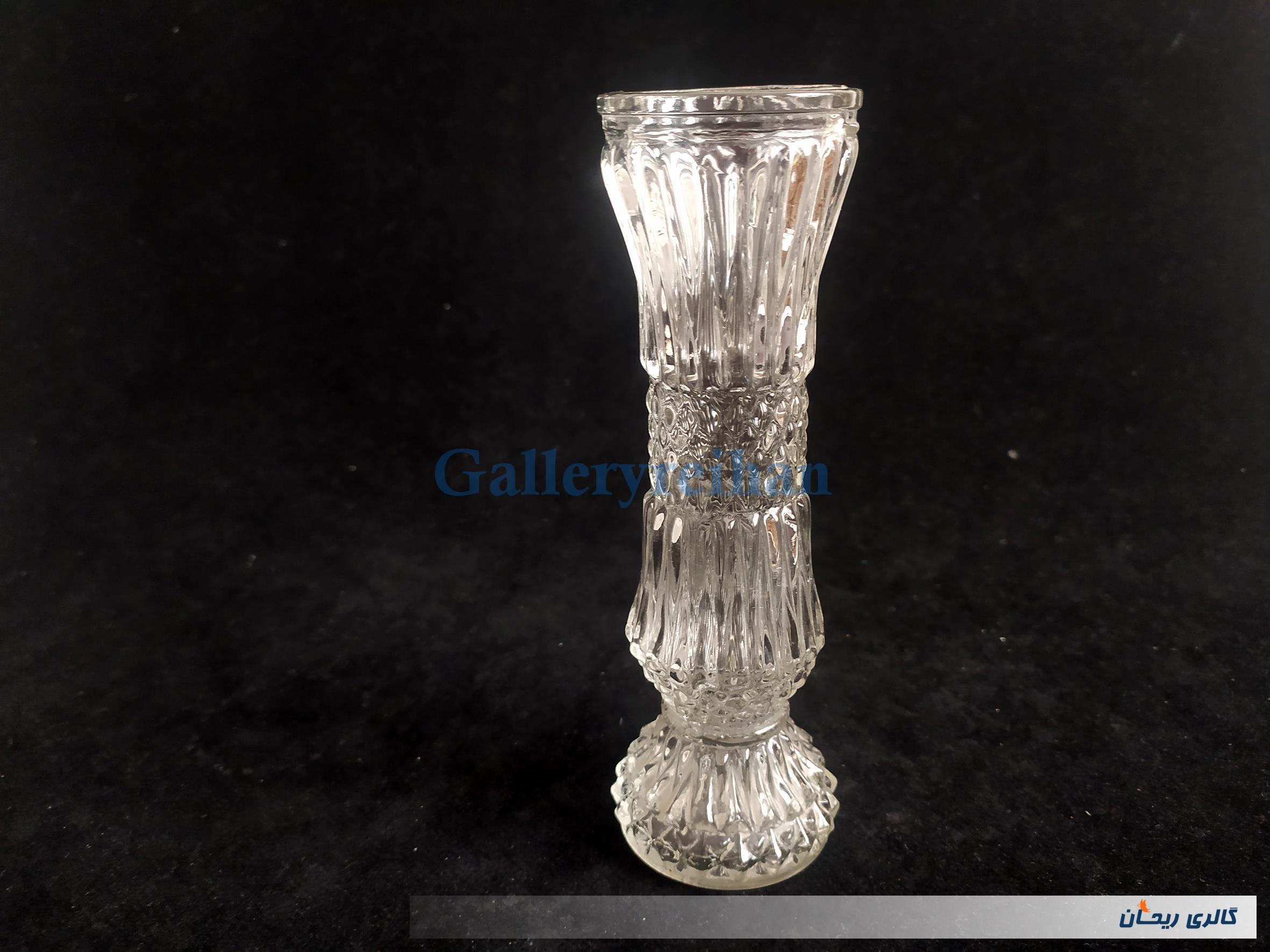 گلدان قدیمی و دکوری زیبا شیشه ای