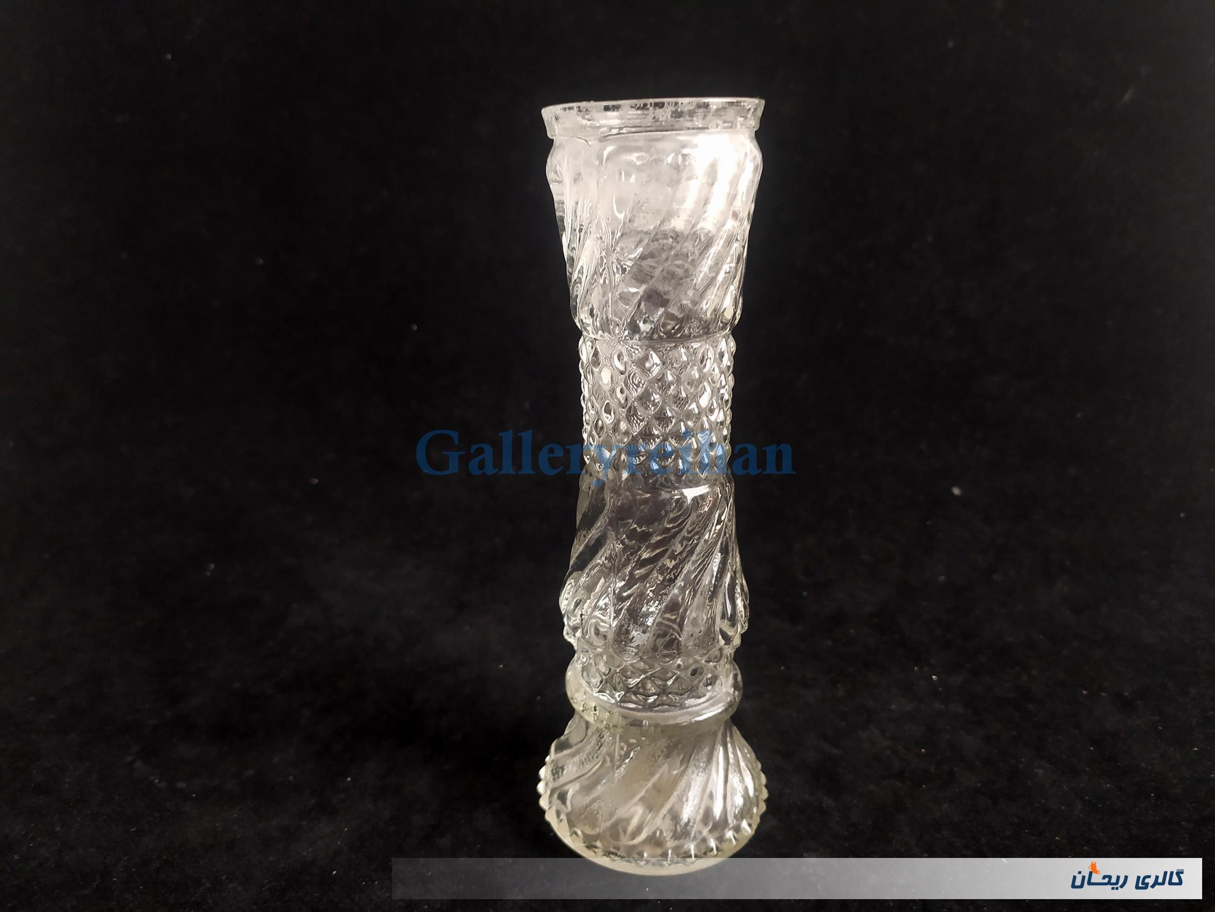 گلدان قدیمی و دکوری زیبا شیشه ای