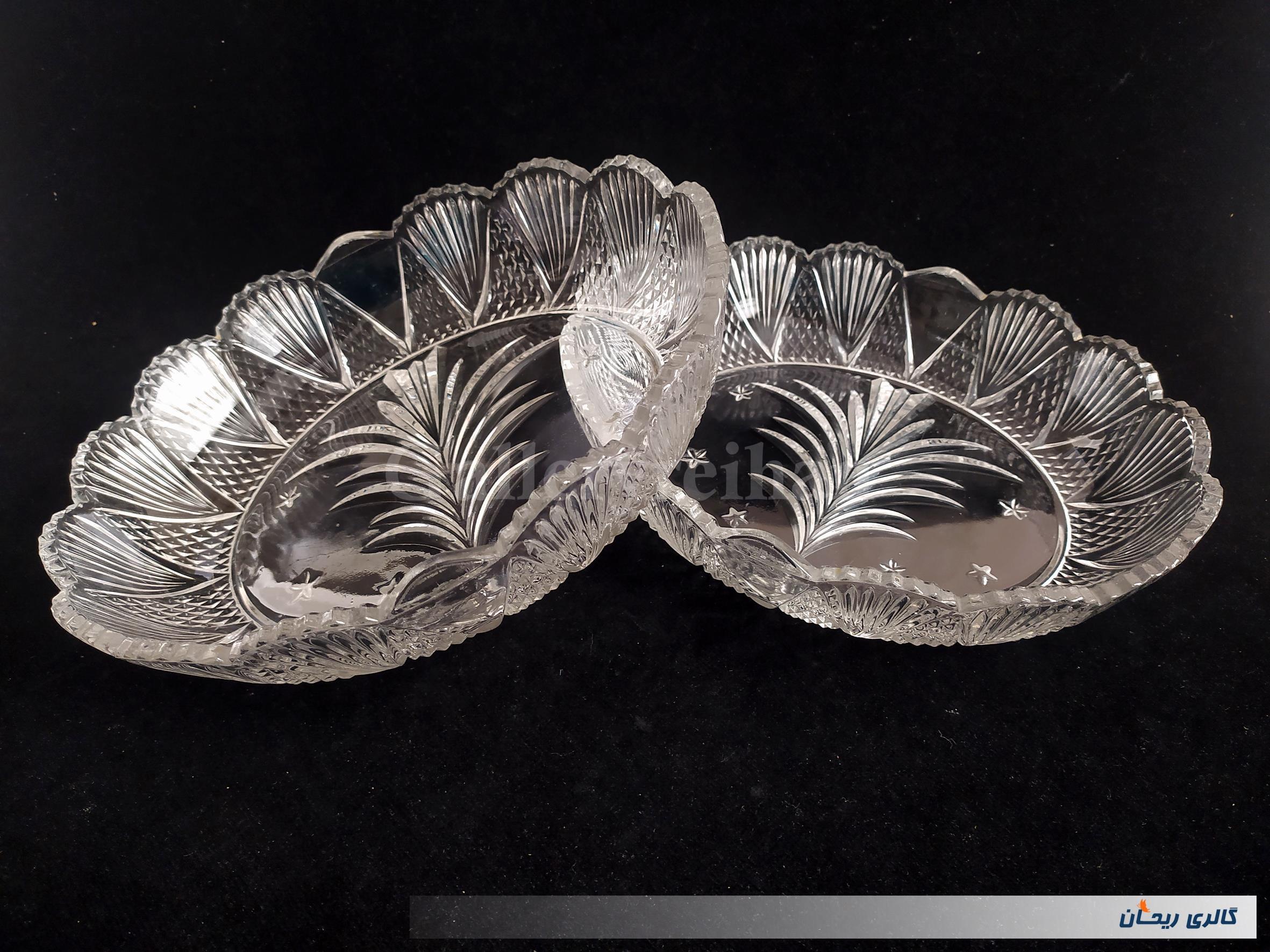 یک جفت ظرف کمیاب بلور با طرح خاص