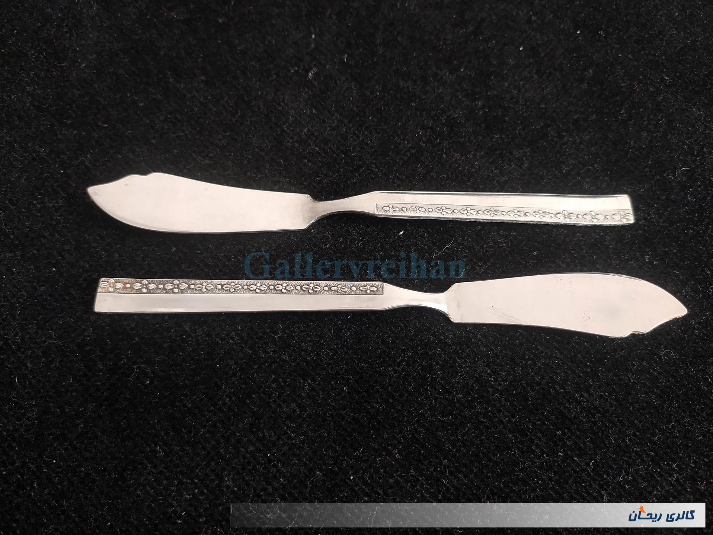 2چاقوی کره خوری قدیمی STAINLESS با طرح گل