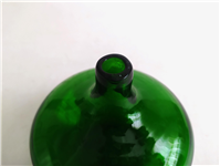  سالونگ یا بطری دستساز شیشه ای کوچک سبز 