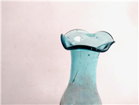 گلدان پایه داره لاله ای قدیمی دستساز آبی 