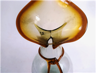  گلدان دستساز قدیمی با طرح خاص