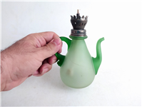 چراغ نفتی دست ساز سبز با شکل خاص