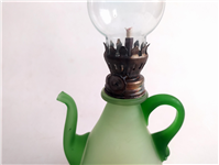 چراغ نفتی دست ساز سبز با شکل خاص