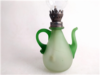 چراغ نفتی دست ساز سبز با شکل خاص