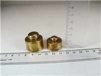  2 عدد وزنه قدیمی برنجی 100 و 50 گرم 