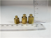  3 عدد وزنه برنجی قدیمی 3 و 2 مثقالی 