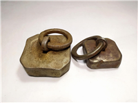  2عدد وزنه فولادی قاجاری دست ساز و حلقه دار 