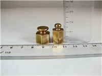 2 عدد وزنه برنجی قدیمی 3 و 4 مثقالی 