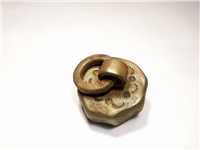  وزنه فولادی دست ساز و نقش دار قاجاری