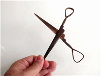  قیچی فولادی دست ساز قاجاری با دسته خاص