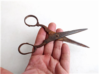  قیچی فولادی بسیار قدیمی دستساز قاجاری