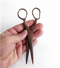  قیچی فولادی بسیار قدیمی دستساز قاجاری