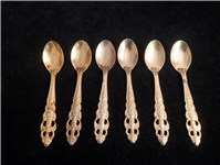  یکدست فنجان قدیمی طلایی همراه با قاشق 