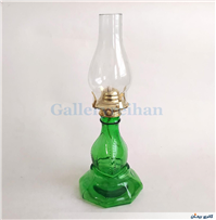 چراغ نفتی قدیمی پایه بلند رنگ شده سبز 
