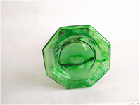 چراغ نفتی قدیمی پایه بلند رنگ شده سبز 